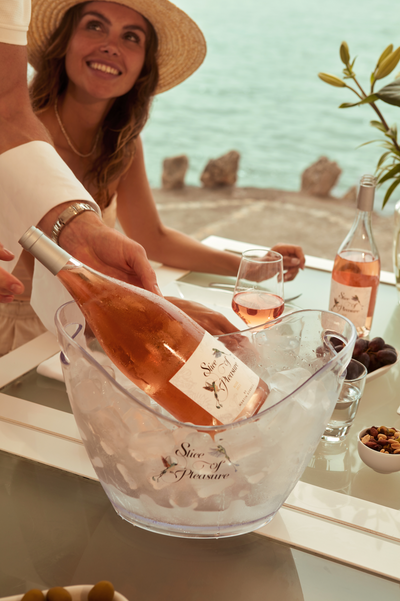 Slice of Pleasure Rose Flasche in Weinkühler